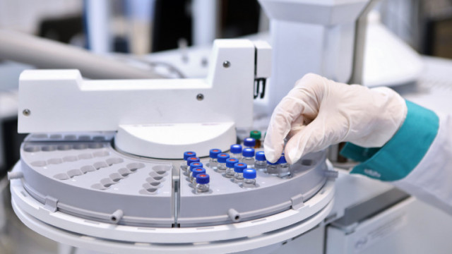 AstraZeneca призна, че ваксината ѝ се нуждае от допълнително проучване