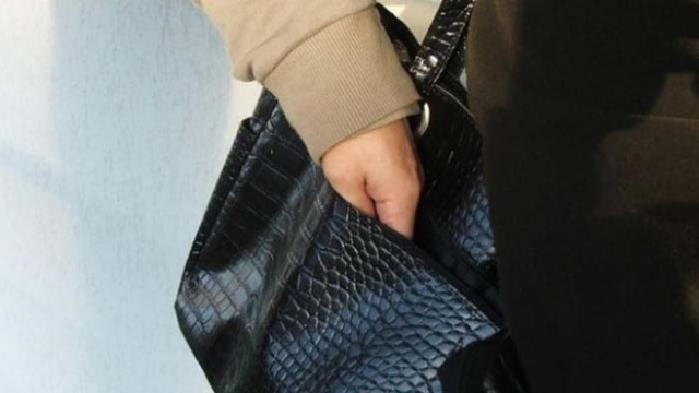 Съдят джебчийка от Игнатиево, опитала да тегли пари от крадена банкова карта