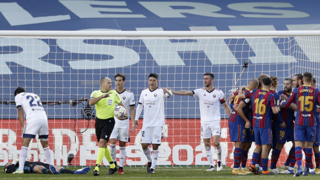 Барса почете Марадона с убедителен успех над Осасуна