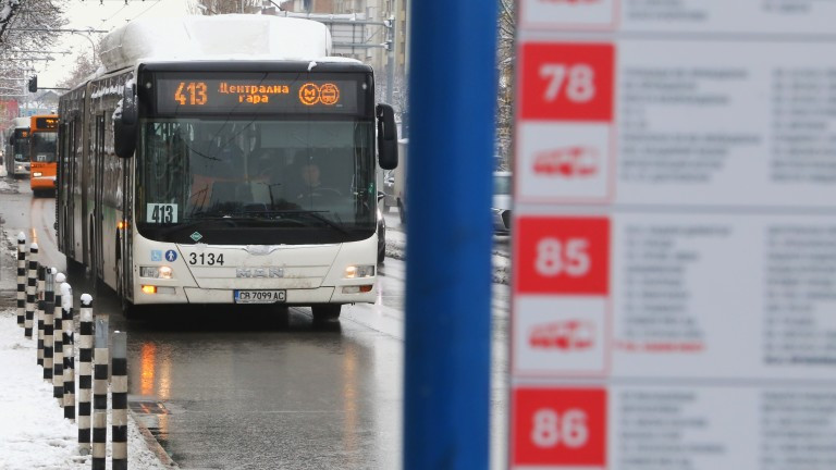 Няма да намалят работното време на градския транспорт в София