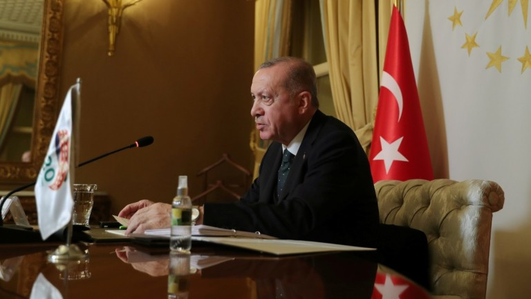 Ердоган затегна комендантския час в Турция