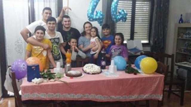 Полицайка в Италия гледа 8-те си деца с COVID-19