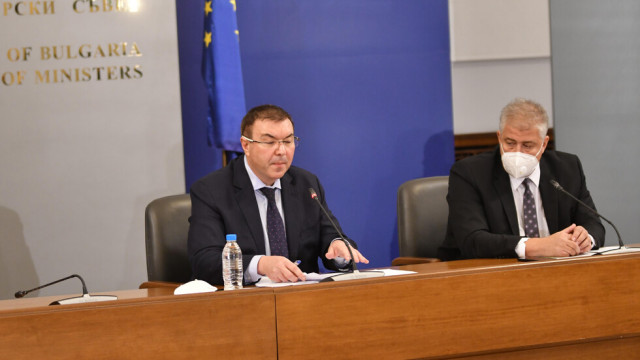 Приеха Националния план за готовност при пандемия, започва масова ваксинация след Нова година