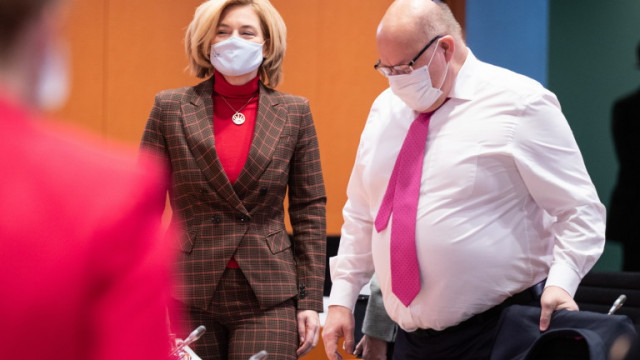 Мерките срещу COVID-19 не са достатъчни, предупреди германски министър