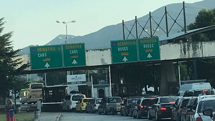 Гърция няма да изисква 10-дневна карантина и бързи тестове за COVID-19 от водачите на камиони