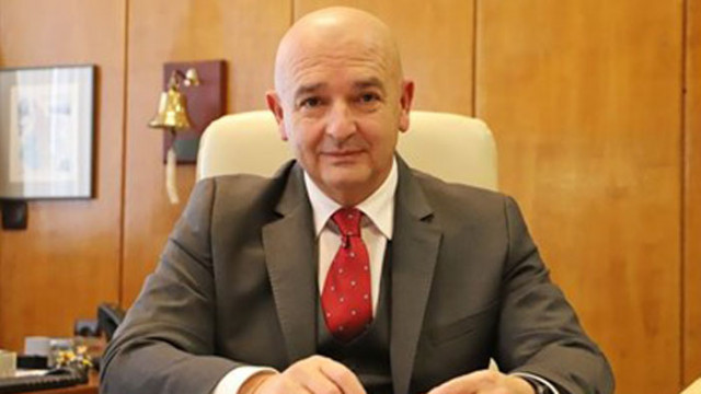 Ген. Мутафчийски ще се ваксинира срещу COVID-19