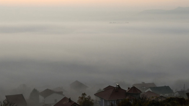 АФП: Мръсният въздух поставя ударената от COVID-19 България пред огромен риск