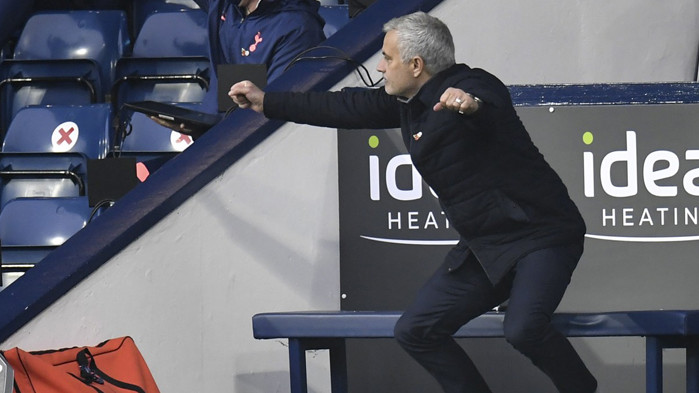 Моуриньо е треньор на месеца, обяви го преди Премиършип