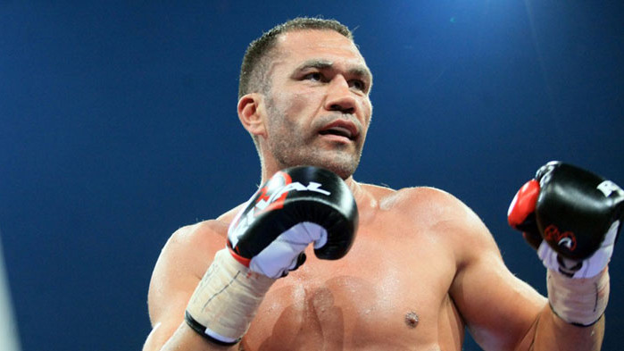 Скандал и искри на официалния кантар на Пулев и Джошуа