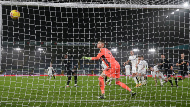 „Чуковете“ удариха Лийдс на „Еланд Роуд“