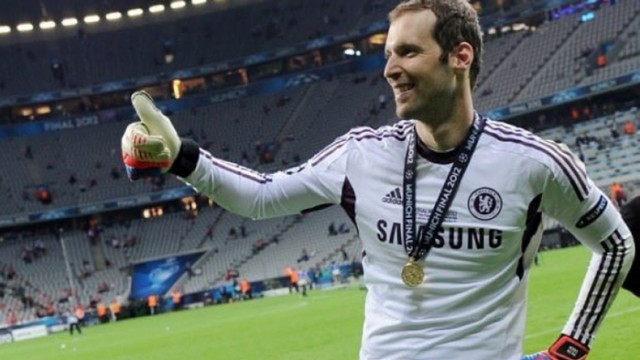 Сензация! Петър Чех се завръща на терена