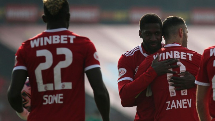 Своенравният Санкаре остава извън състава за мача с Левски