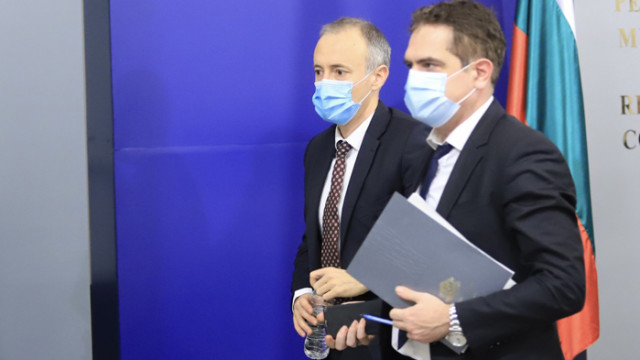 Впрягат МВР, пожарна, РЗИ, БАБХ и КЗП в спазването на мерките в магазините