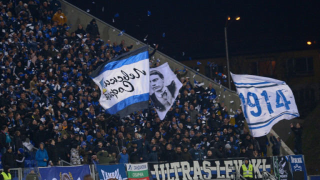 Още фенове на Левски надъхаха отбора преди дербито с ЦСКА