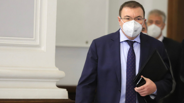 Под 34% от лекарите и фармацевтите заявили ваксина срещу COVID-19