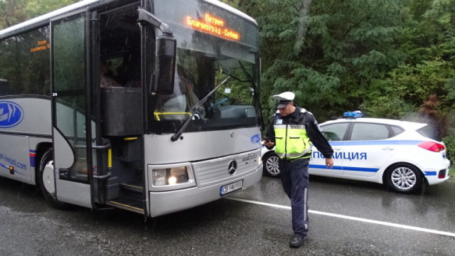 Автобус на градския транспорт в Бургас се запали в движение