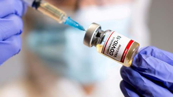 Китай започва да ваксинира работещи в здравната система и транспорта