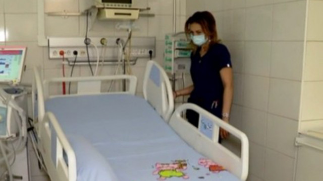 Варненска болница получи модерно реанимационно легло от "Българската Коледа"