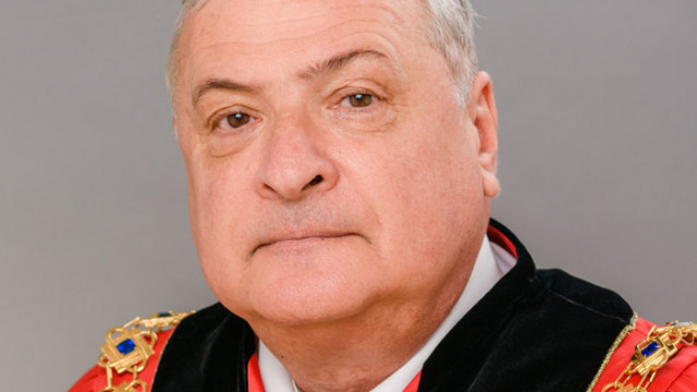 Ректорът на МУ-Варна с празничен поздрав към медици и студенти