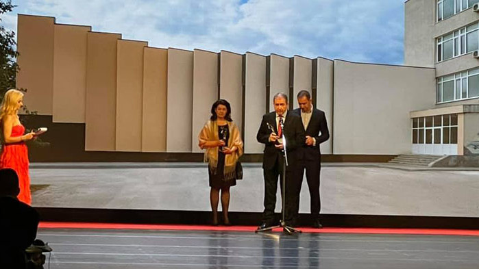 Новата зала на Първа езикова гимназия спечели национално отличие