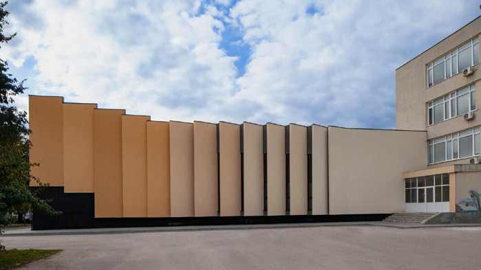 Новата зала на Първа езикова гимназия спечели национално отличие