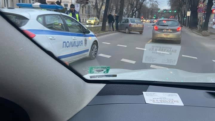 Блъснатата пешеходка във Варна е с травма на главата