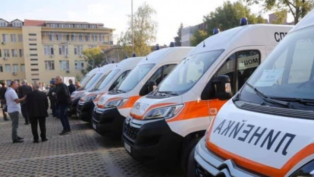 Центърът за спешна медицинска помощ във Варна получи днес още 4 нови оборудвани линейки