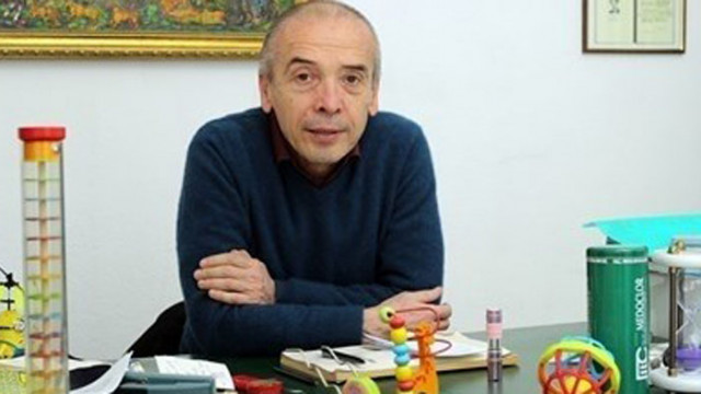 Доц. Мангъров: Няма да се ваксинирам, имам антитела