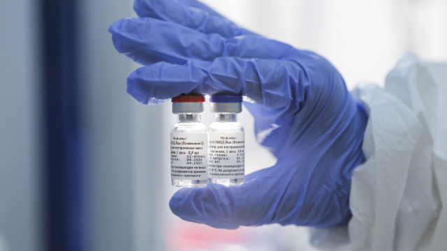 Ваксината на Sputnik V и AstraZeneca дава имунитет до 2 години