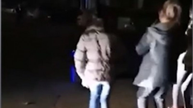 Случайно заснели как прострелват жена от Ловеч в новогодишната нощ