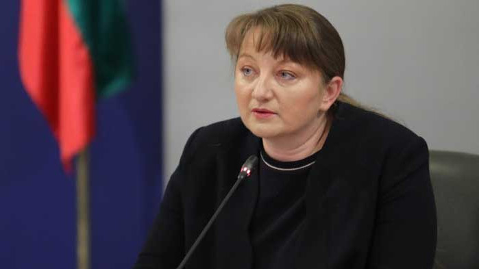 Сачева: Призовавам Радев да покаже SMS-ите си и разпечатките си от мобилния телефон