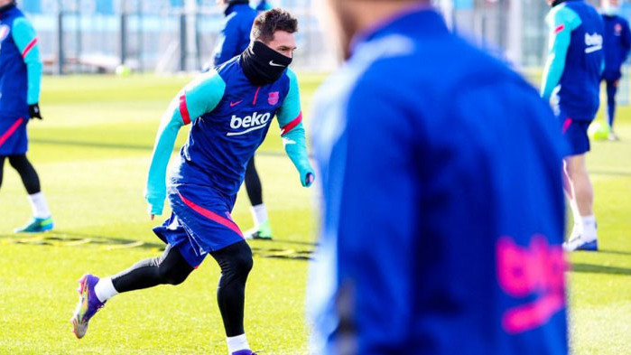 Коронавирусът отмени тренировка на Барса