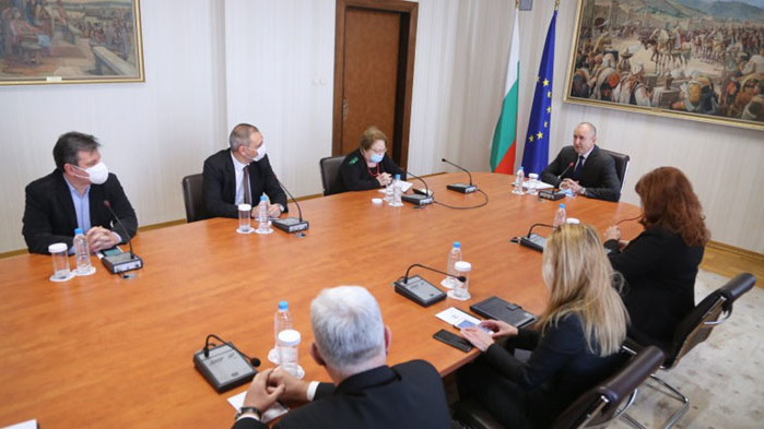 Здравните експерти посъветваха да не се увеличава срокът на реваксинация срещу COVID-19