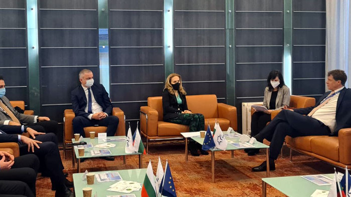 Министър на туризма Марияна Николова се срещна с представители на мениджмънта на летище Варна