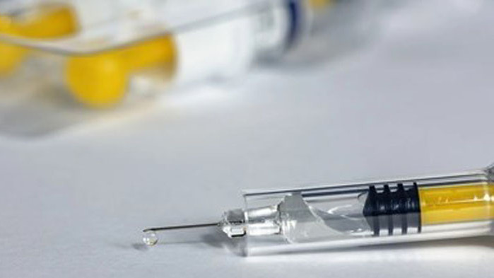 Центърът "Гамалея" иска разрешение да тества руската ваксина върху деца
