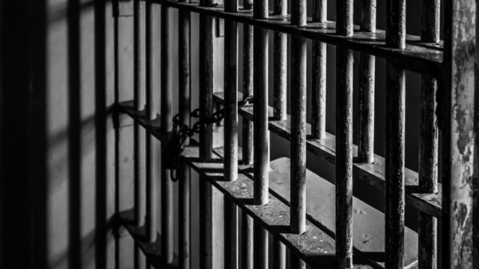 Затворник отива на съд за разпространение на наркотици в затвора