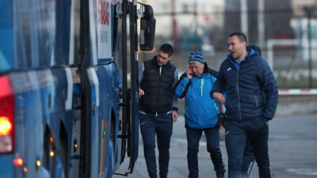 Левски потегли към Хърватия с всички футболисти (ВИДЕО)