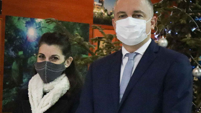 Кметът Иван Портних награди участниците в конкурса „Да украсим Варна за Коледа 2020“