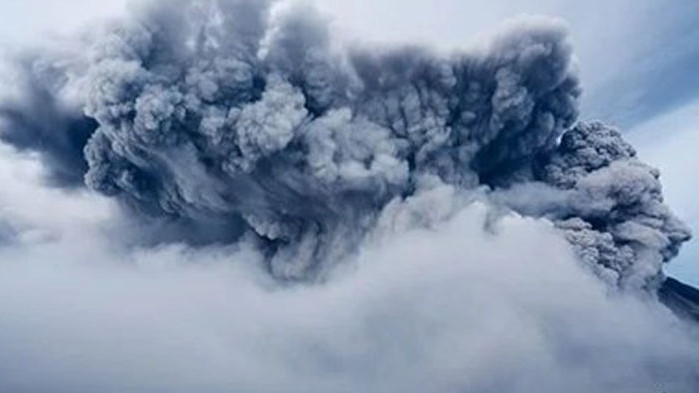 Изригна вулканът Семеру на о-в Ява