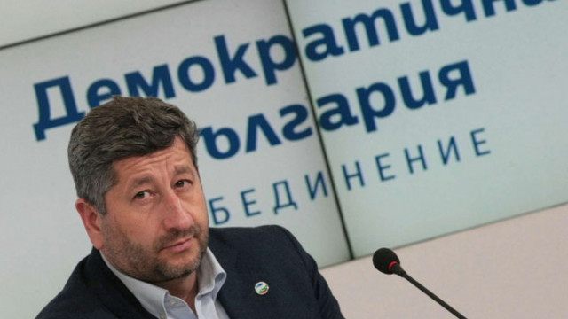 Христо Иванов с цял ферман за Виолета Сечкова, но не каза защо я смята за „Мата Хари“