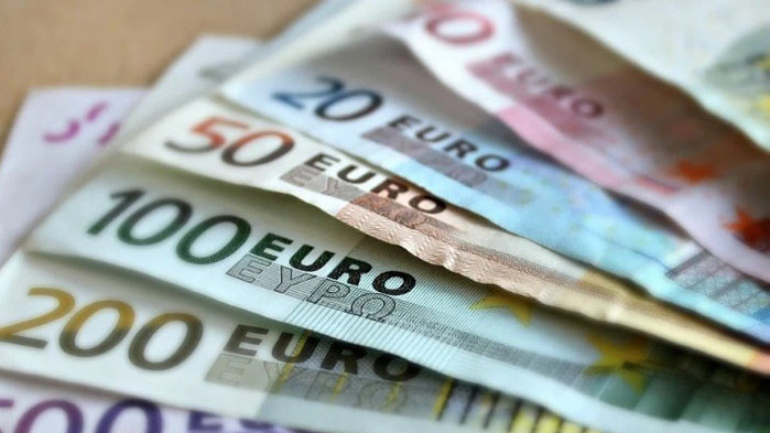 От лятото на 2024 година заплати и цени в евро