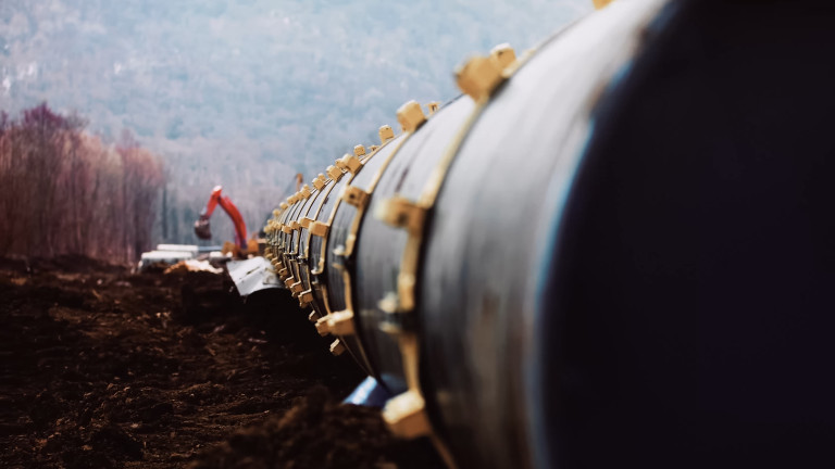 "Газпром" решен "Северен поток 2" да е готов в срок