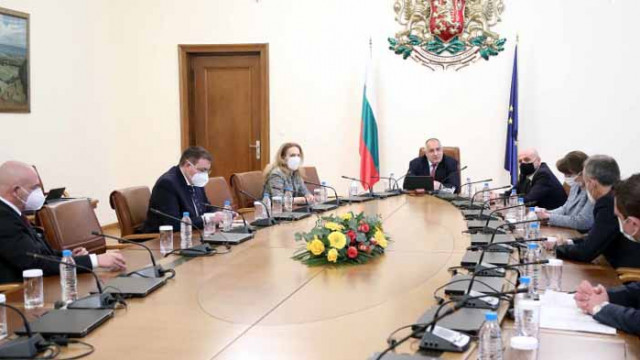 Всяка пета проба за COVID-19 е съмнителна за новия щам