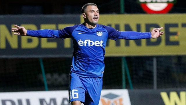 Валери Божинов с атака срещу Хубчев