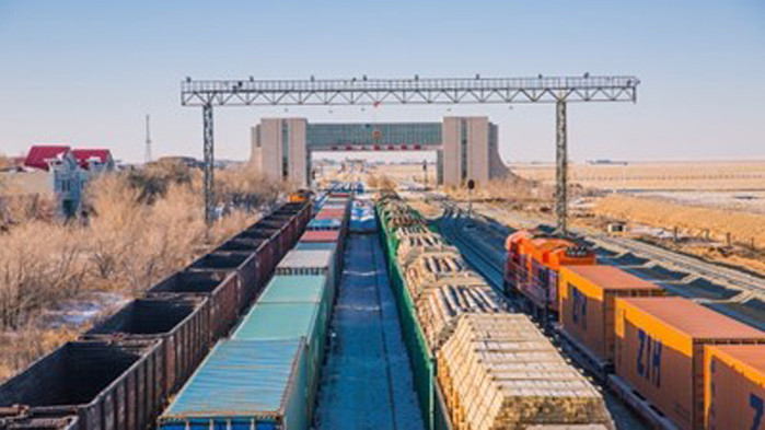 Над 10 хиляди товарни влака са превозили стоки между Китай и Европа за 2020 г.