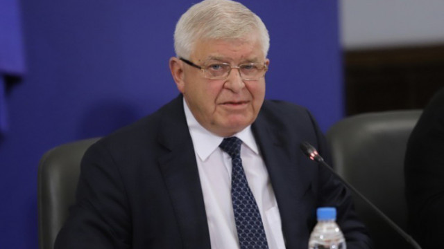 Министърът на финансите Кирил Ананиев е с положителен тест за COVID