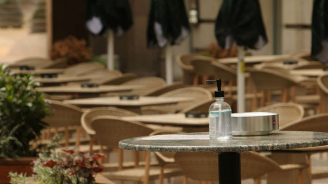 Чака се решение кога отварят ресторанти и молове