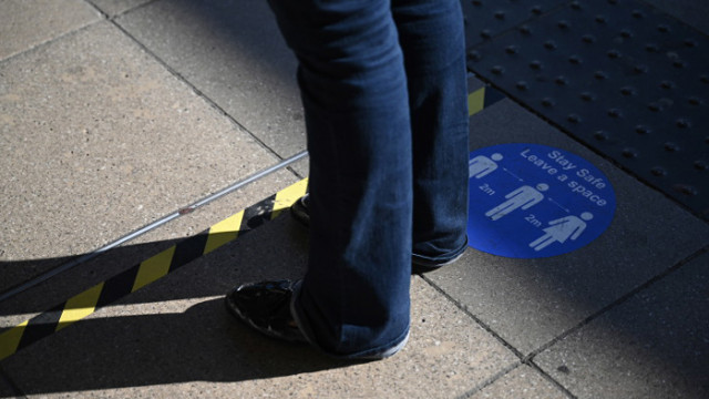 COVID-19 продължава да се разпространява в Англия въпреки блокадата