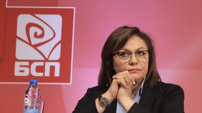 Нинова: Случаят с Навални е вътрешен проблем на Русия