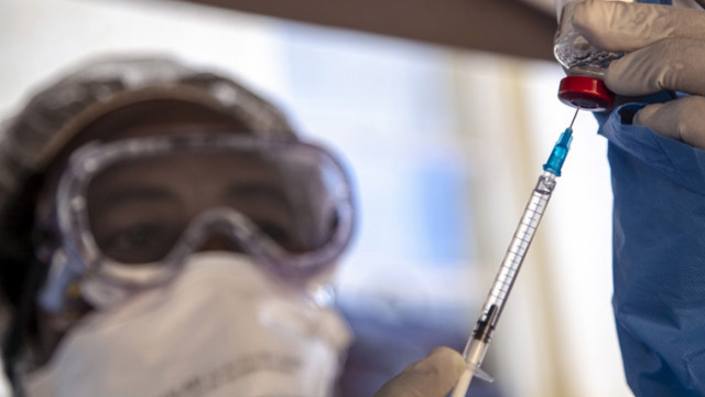 ЕС с договор да закупи 300 млн. дози ваксина срещу коронавирус